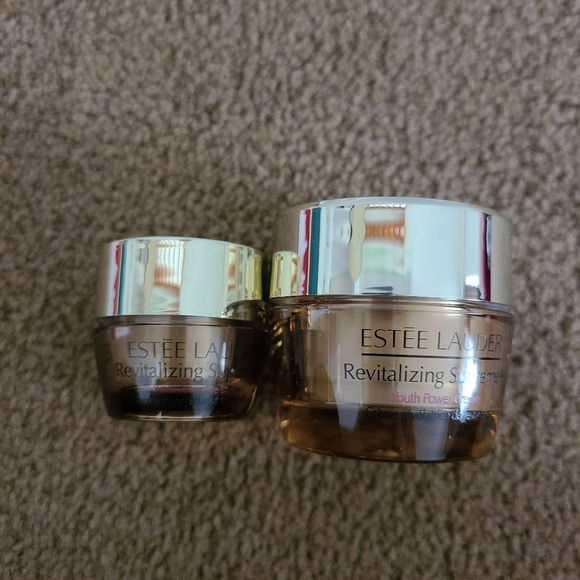 ESTĒE LAUDER GIFT SET - Picture 7 of 9